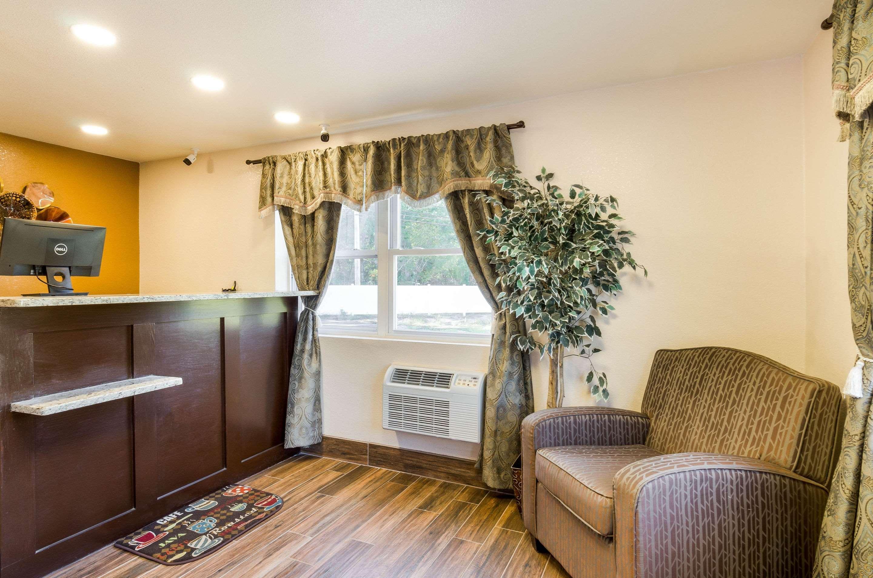 Rodeway Inn Middleboro-Plymouth Bagian luar foto
